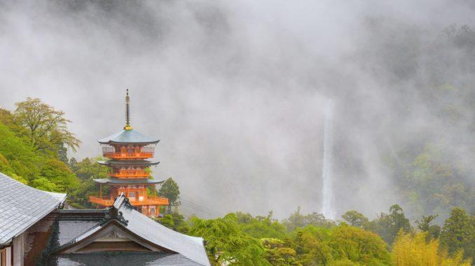 ALR-nachi-temple-japan-P2NKP9K ALR - Temple Nachi Japon